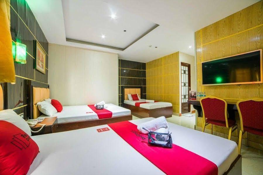 Reddoorz At Winter Hotel Araneta Quezon City Exterior photo